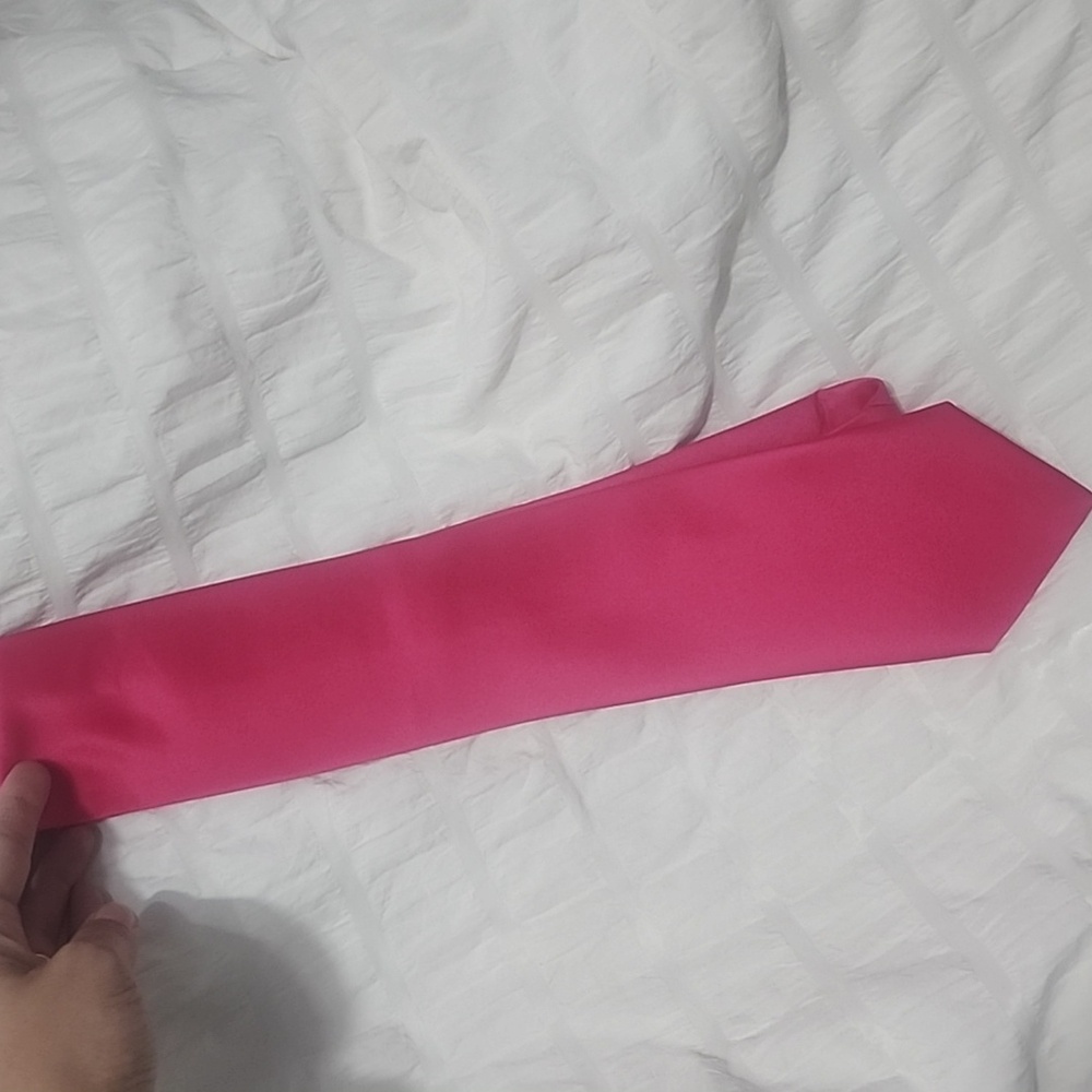 Bright Pink Tie NWOT MAKE OFFER!